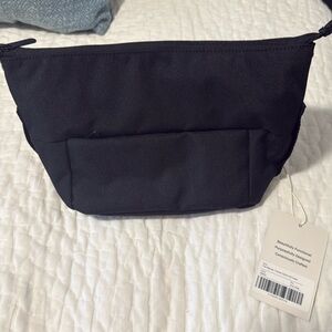 Everlane The Renew Transit Catch All Case